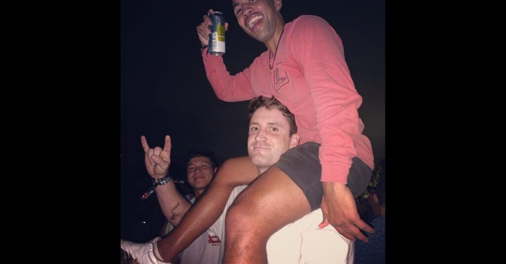 Austin city limits 2022 one friend on another's shoulders to listen to the music
